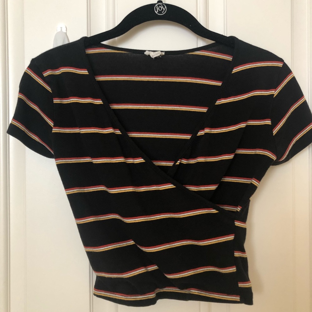 Garage striped wrap top